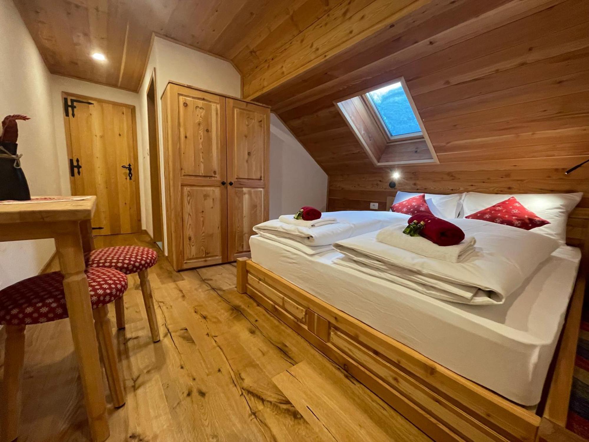Hotel Surc Kranjska Gora Pokoj fotografie